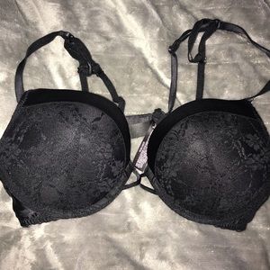 Victoria’s Secret “Bombshell Plunge” 36B